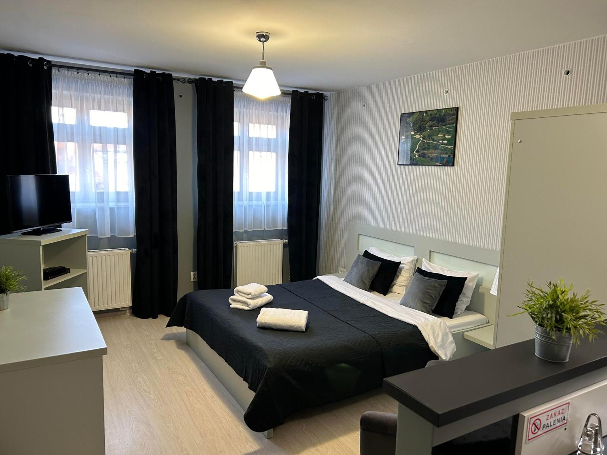H-T-L Apartamenty Junior Nowa Sol Exterior foto