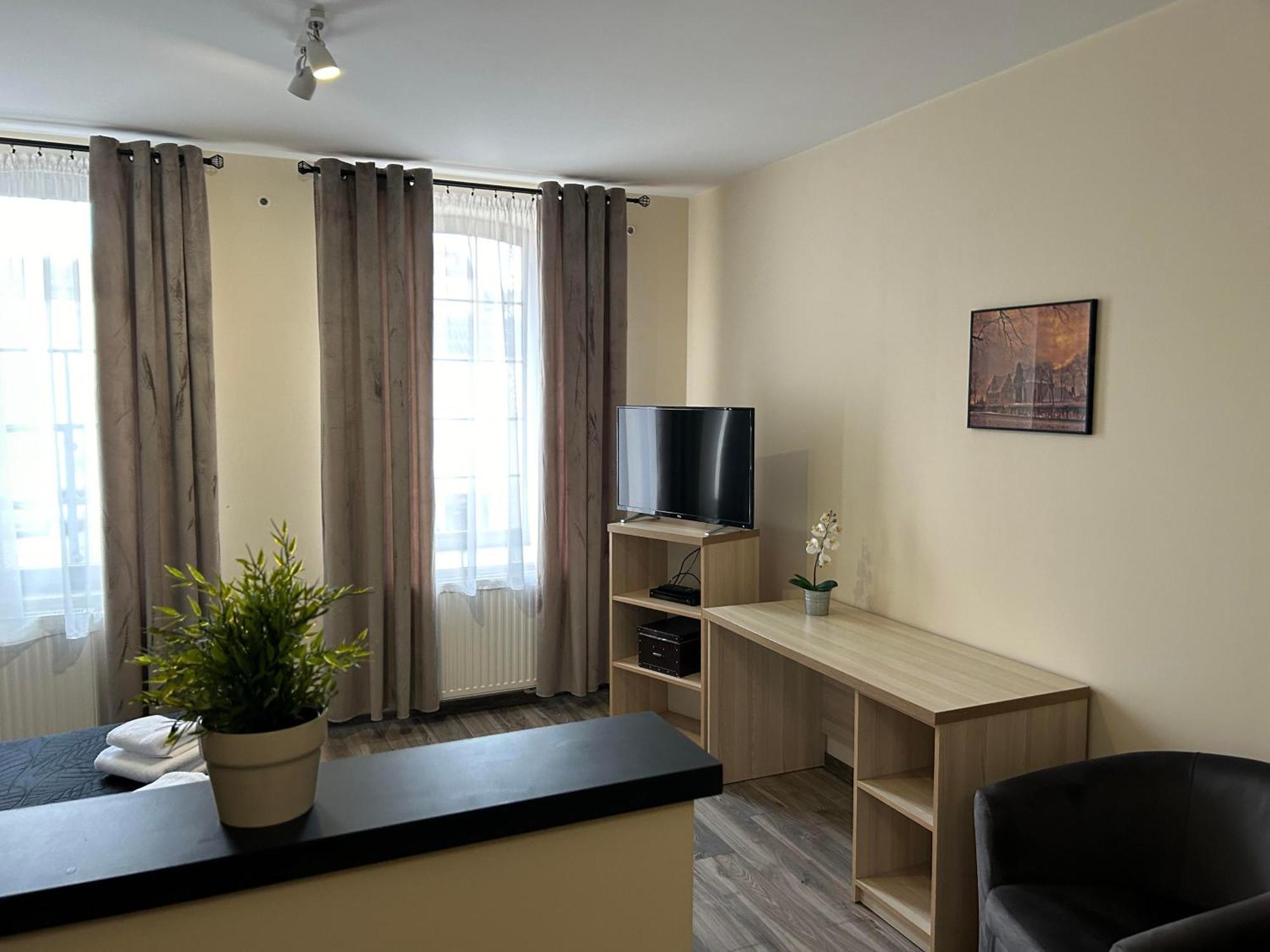 H-T-L Apartamenty Junior Nowa Sol Exterior foto