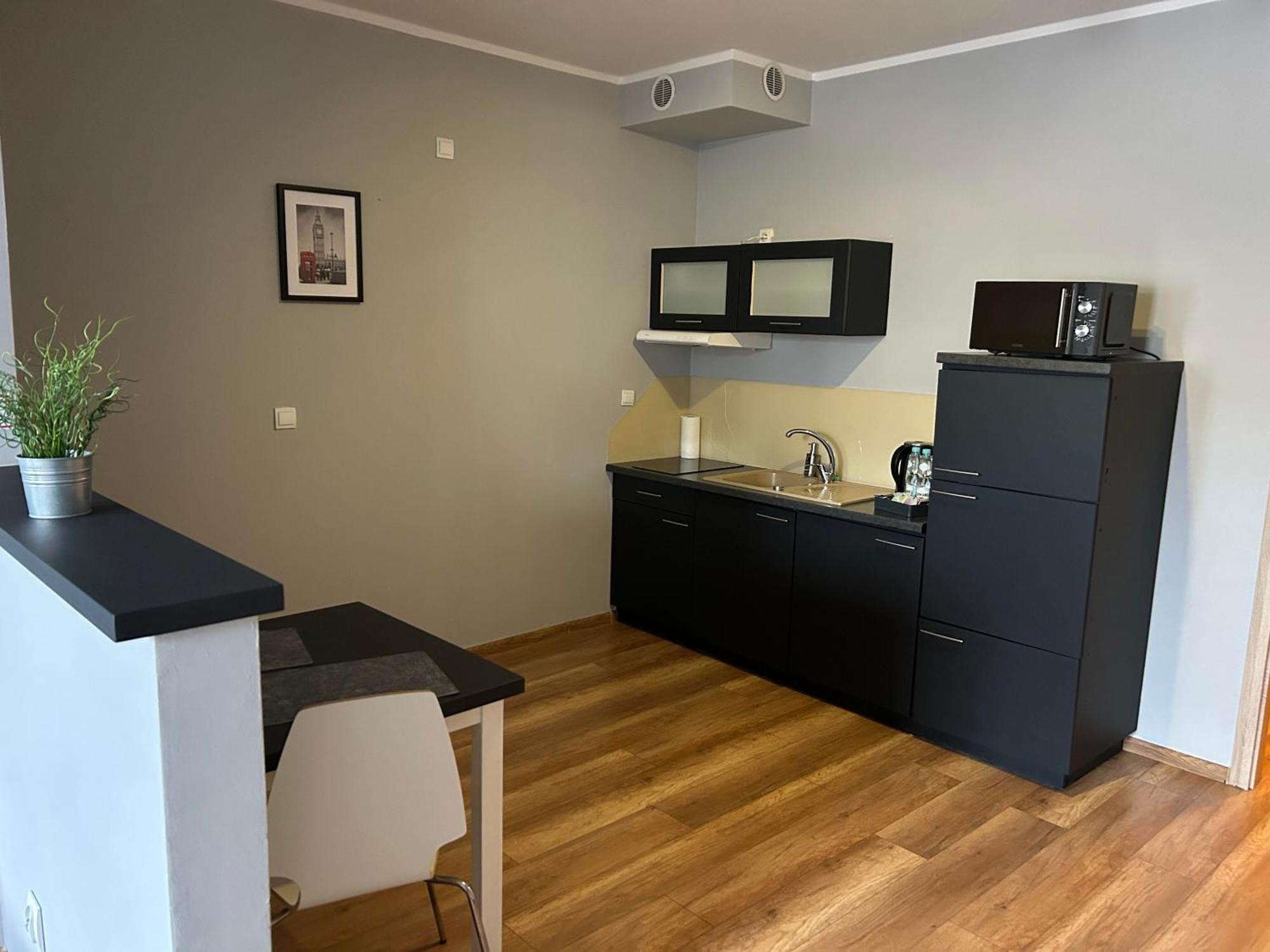 H-T-L Apartamenty Junior Nowa Sol Exterior foto