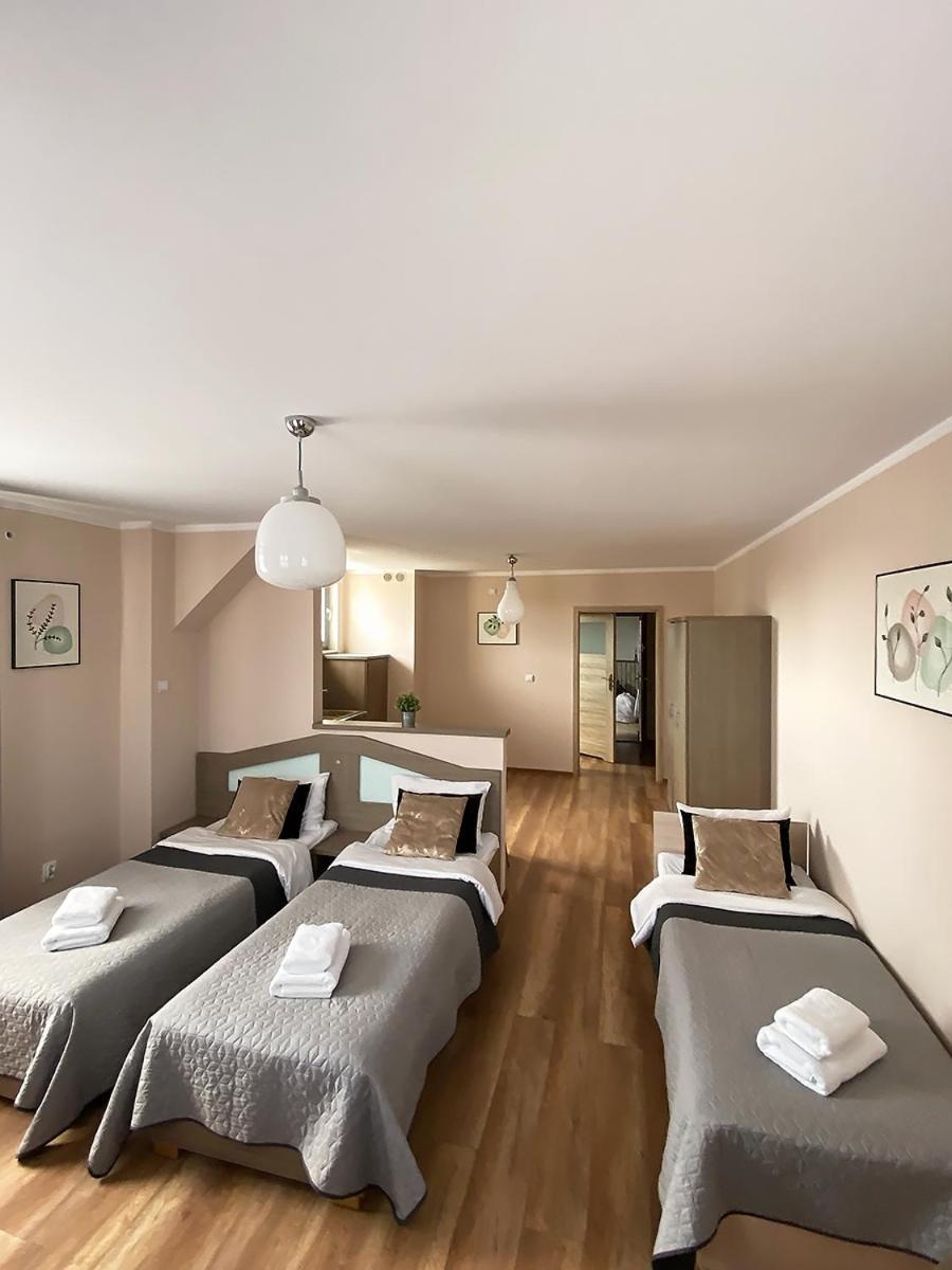 H-T-L Apartamenty Junior Nowa Sol Exterior foto